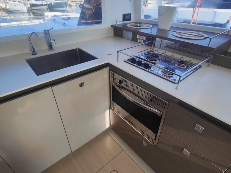 Vermietung Katamaran Leopard Catamarans / Robertson & Caine mit Führerschein