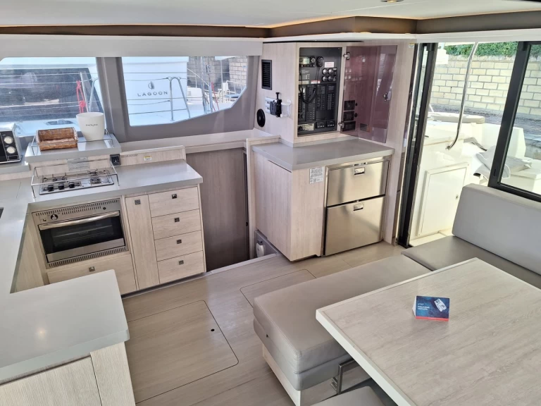 Katamaran mieten in Furnari - Leopard Catamarans / Robertson & Caine Leopard 45