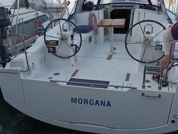 Ein Bénéteau Oceanis 38 mieten in Furnari