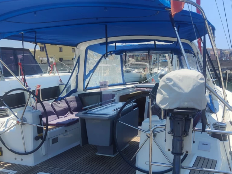 Bénéteau Oceanis 41.1 mieten Procida