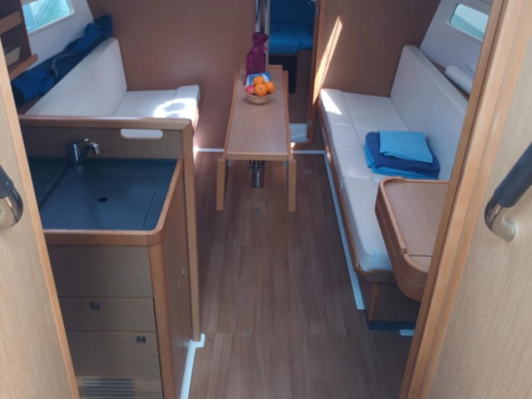 Jeanneau Sun Odyssey 319 mieten Furnari