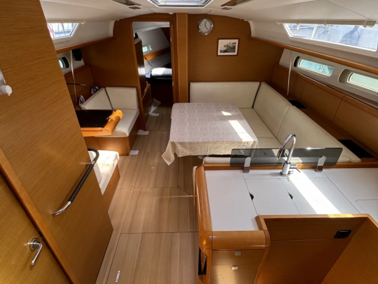 Segelboot mit oder ohne Skipper Jeanneau mieten in Procida