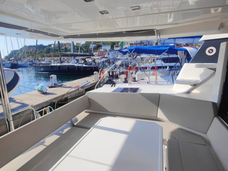 Leopard Catamarans / Robertson & Caine Leopard 42 - 4 cab. mieten Procida