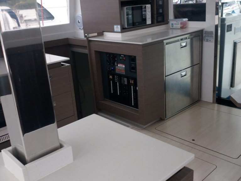 Bootsverleih Leopard Catamarans / Robertson & Caine Leopard 42 - 4 cab. Cannigione di Arzachena Samboat