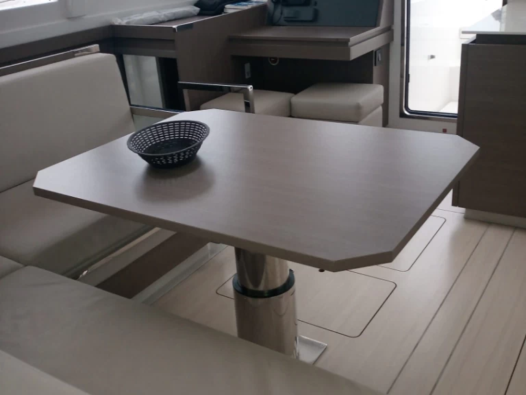 Vermietung Katamaran Leopard Catamarans / Robertson & Caine mit Führerschein