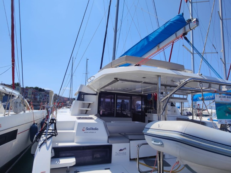 YachtCharter in Procida - Leopard Catamarans / Robertson & Caine Leopard 42 - 4 cab. auf SamBoat