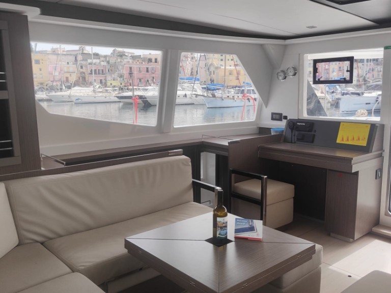 YachtCharter in Procida - Leopard Catamarans / Robertson & Caine Leopard 45 auf SamBoat