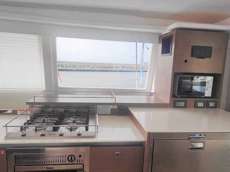 Ein Leopard Catamarans / Robertson & Caine Leopard 50 - 5 + 1 cab mieten in Procida