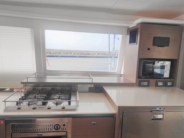 Ein Leopard Catamarans / Robertson & Caine Leopard 50 - 5 + 1 cab mieten in Procida