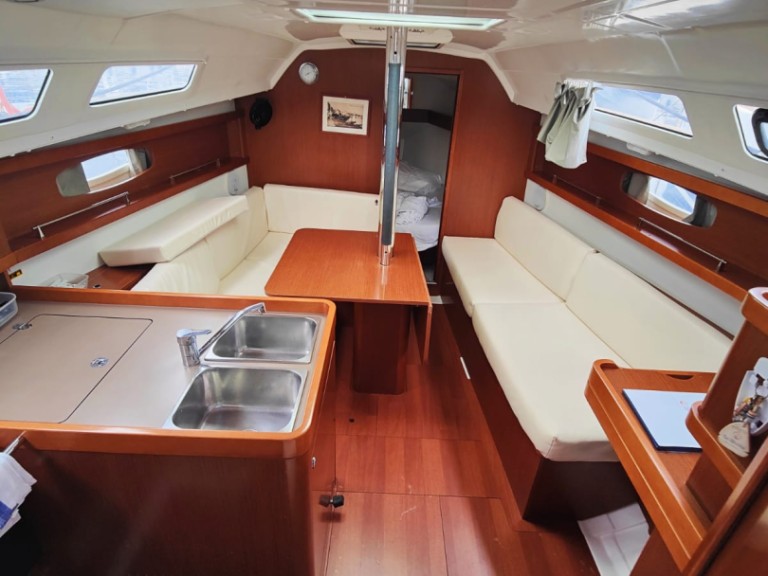 Boot mieten Procida günstig Oceanis 31