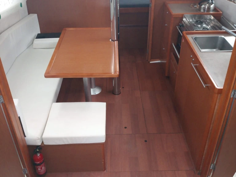 Boot mieten Cannigione di Arzachena günstig Oceanis 38