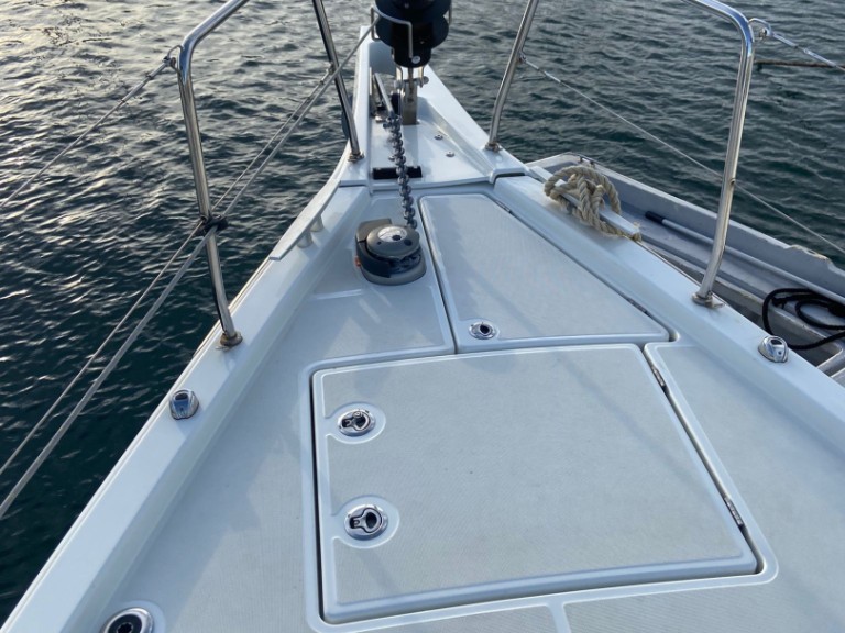 Ein Bénéteau Oceanis 46.1 mieten in Procida