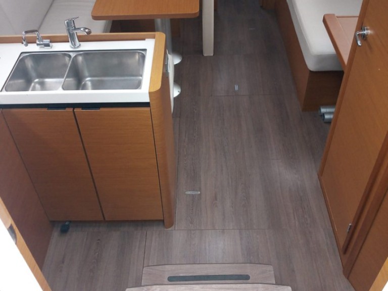 Bootsverleih Jeanneau Sun Odyssey 380 Cannigione di Arzachena Samboat