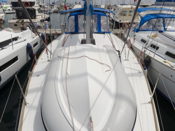 Ein Jeanneau Sun Odyssey 409 mieten in Procida
