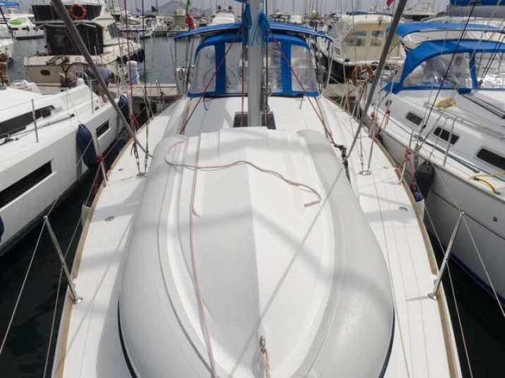 Ein Jeanneau Sun Odyssey 409 mieten in Procida