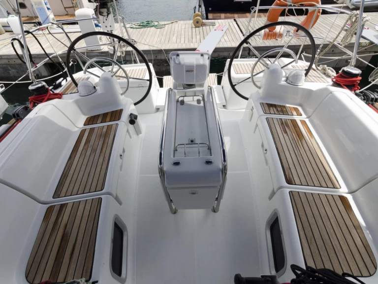 Boot mieten Procida günstig Sun Odyssey 409