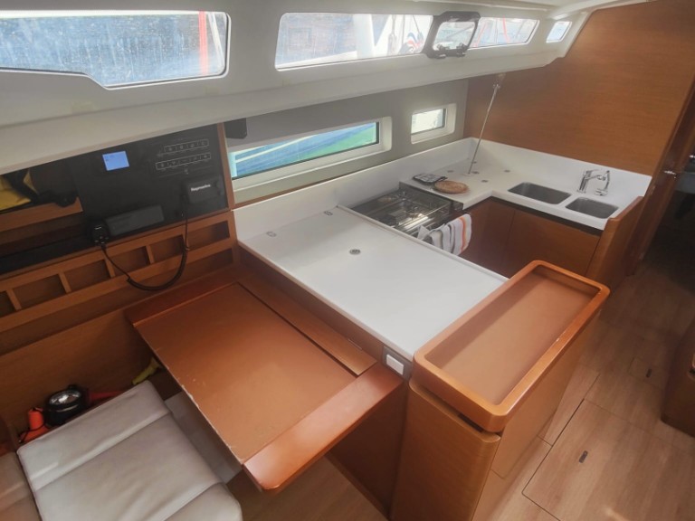Boot mieten Procida günstig Sun Odyssey 440
