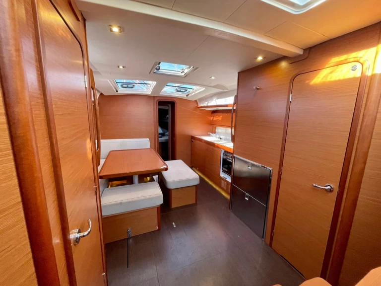 Segelboot mit oder ohne Skipper Dufour mieten in Alicante