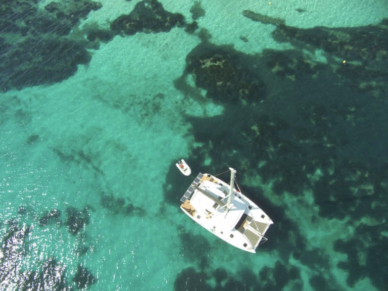 Katamaran mit oder ohne Skipper Lagoon mieten in Figari