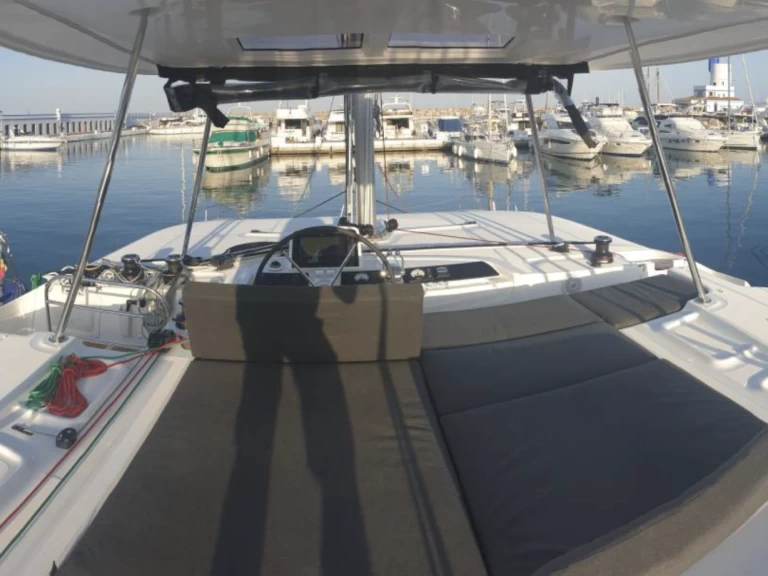 Ein Lagoon Lagoon 46 mieten in Figari