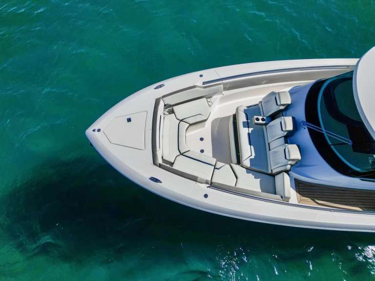 Yacht mieten in West Palm Beach - Tiara 43LS