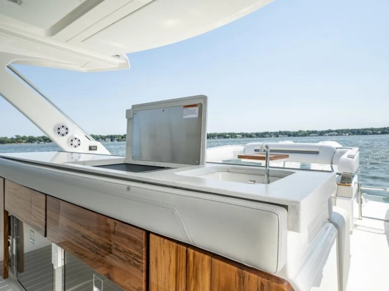 Vermietung Yacht Tiara mit Führerschein