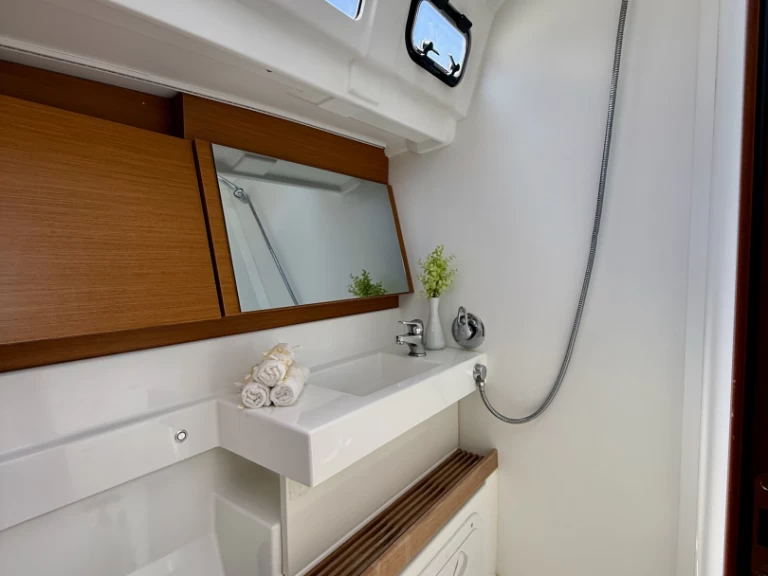 YachtCharter in Piso Livadi - Jeanneau Sun Odyssey 490 auf SamBoat