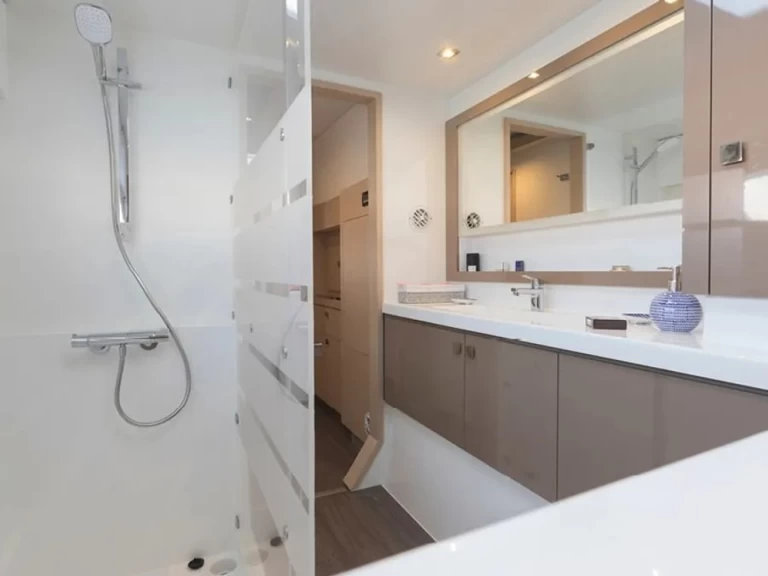 Ein Fountaine Pajot Astrea 42 mieten in Lavrion