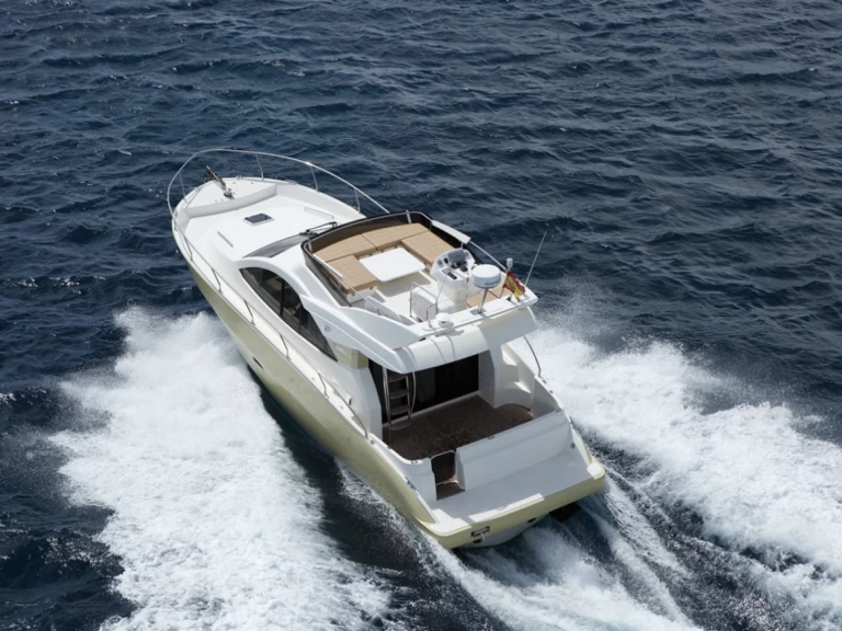 Ein Faeton F-360 Fly mieten in Spanien