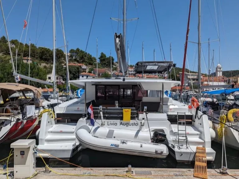 Fountaine Pajot Astrea 42 mieten Primošten