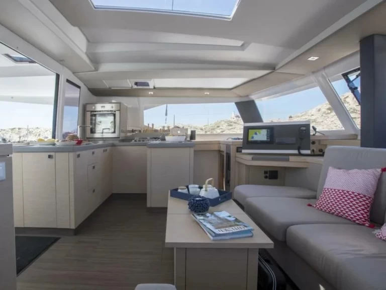 Ein Fountaine Pajot Astrea 42 mieten in Punat