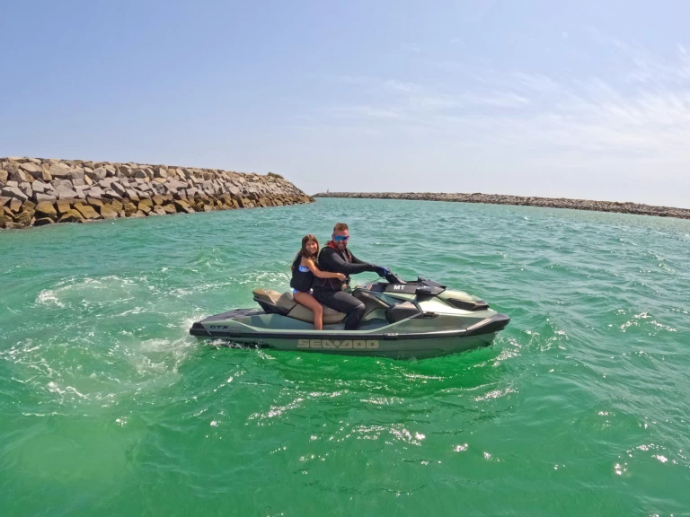 Vermietung Jetski Sea-Doo mit Führerschein