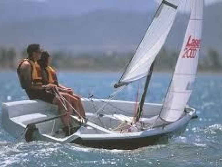 Ein LASER PERFORMANCE LASER 2000 mieten in Carnac