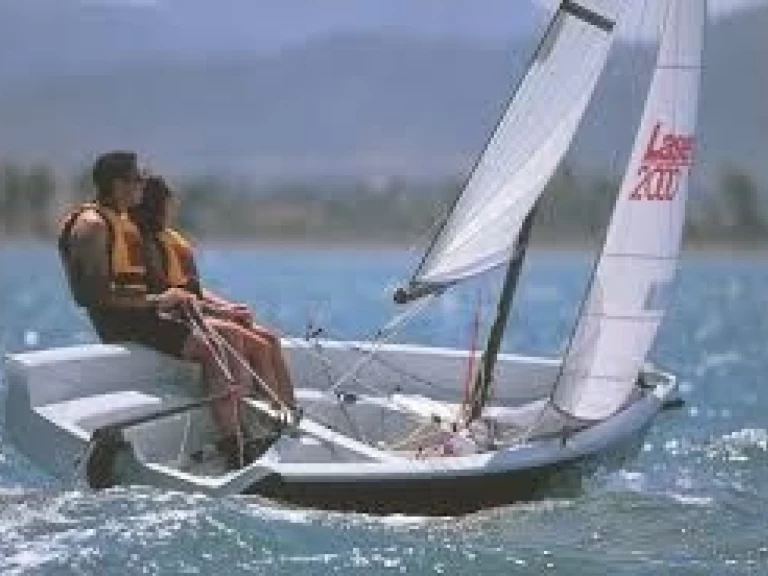 Ein LASER PERFORMANCE LASER 2000 mieten in Carnac