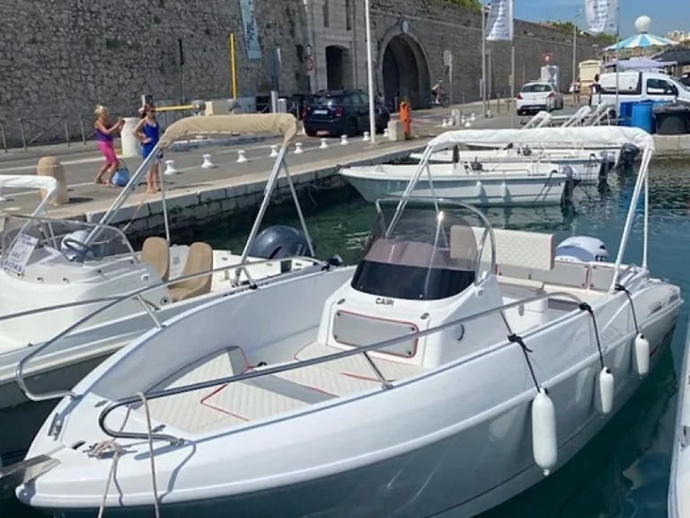YachtCharter in Antibes - Selva Open Line D 5.7 auf SamBoat