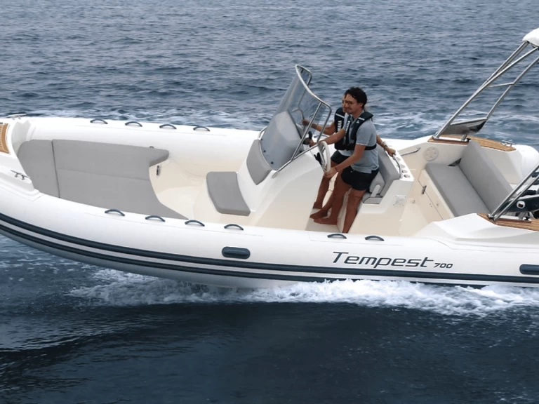 Bootsverleih Capelli Tempest 700 Antibes Samboat