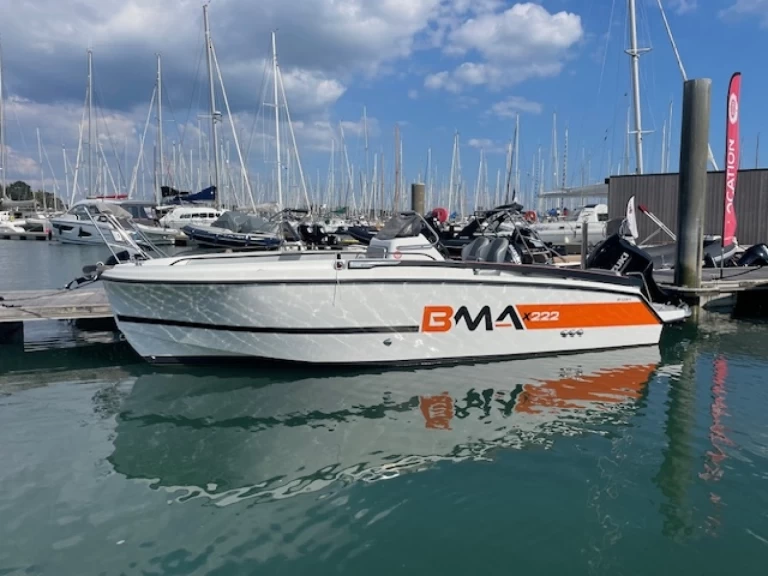 Ein BMA BOATS BMA X222 mieten in La Trinité-sur-Mer
