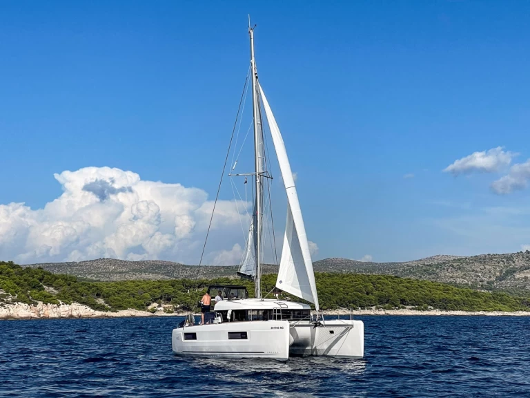 YachtCharter in Primošten - Lagoon Lagoon 40 auf SamBoat
