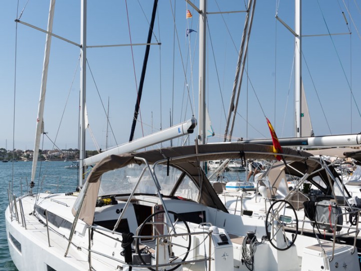 Ein Jeanneau Sun Odyssey 440 mieten in Palma de Mallorca