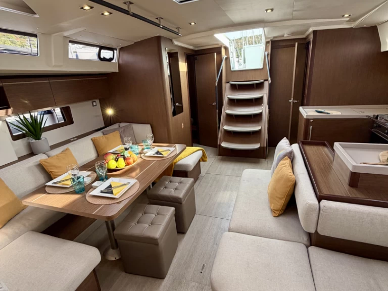 Segelboot mit oder ohne Skipper Bénéteau mieten in Primošten