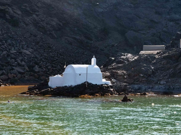 Ein Targa 46 mieten in Santorini Port