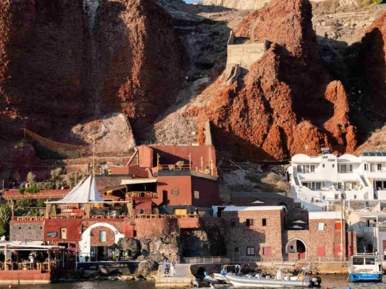 Yacht mit oder ohne Skipper Targa mieten in Santorini Port