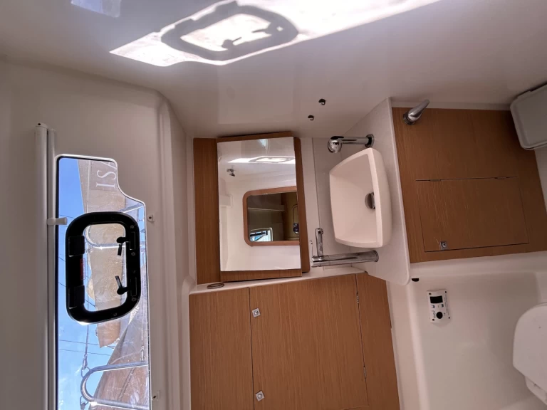 Ein Dufour Dufour 460 Grand Large mieten in Gouviá