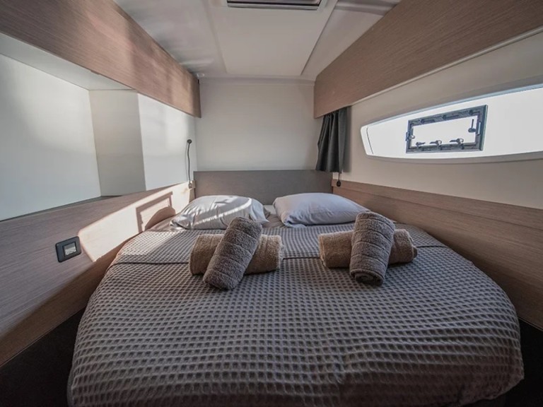 Katamaran mit oder ohne Skipper Fountaine Pajot mieten in Lavrion