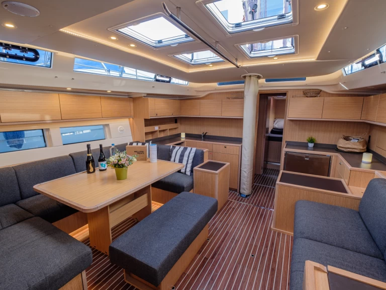 Ein Bavaria Bavaria C57 mieten in Lavrion