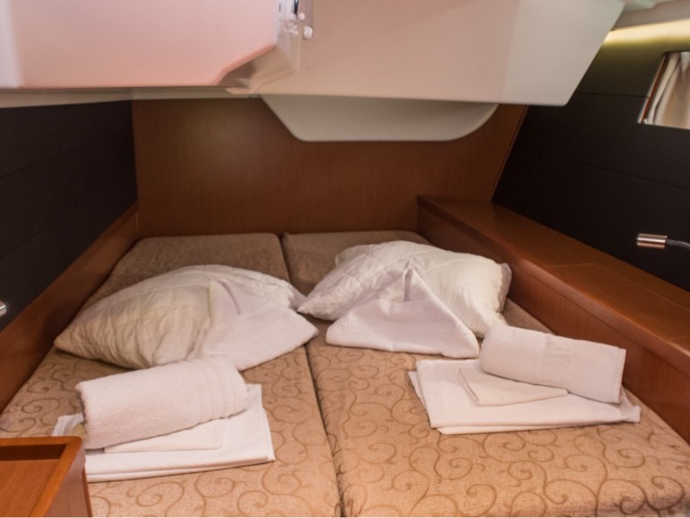 YachtCharter in Ávdira - Bénéteau Oceanis 48 auf SamBoat