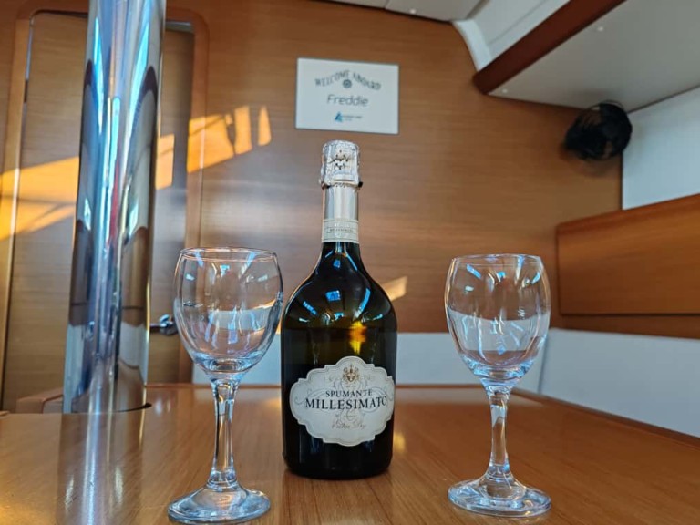 Bootsverleih Jeanneau Sun Odyssey 389 Drage Samboat