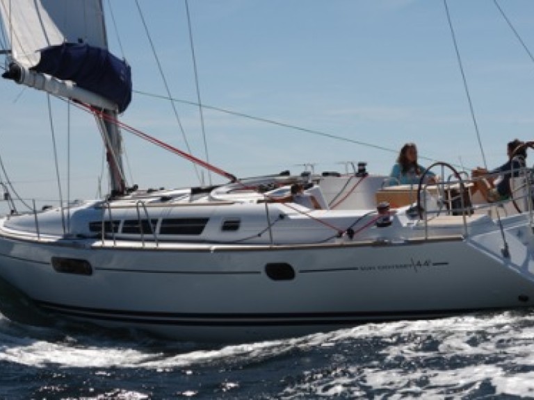 Ein Jeanneau Sun Odyssey 44i mieten in Pirovac