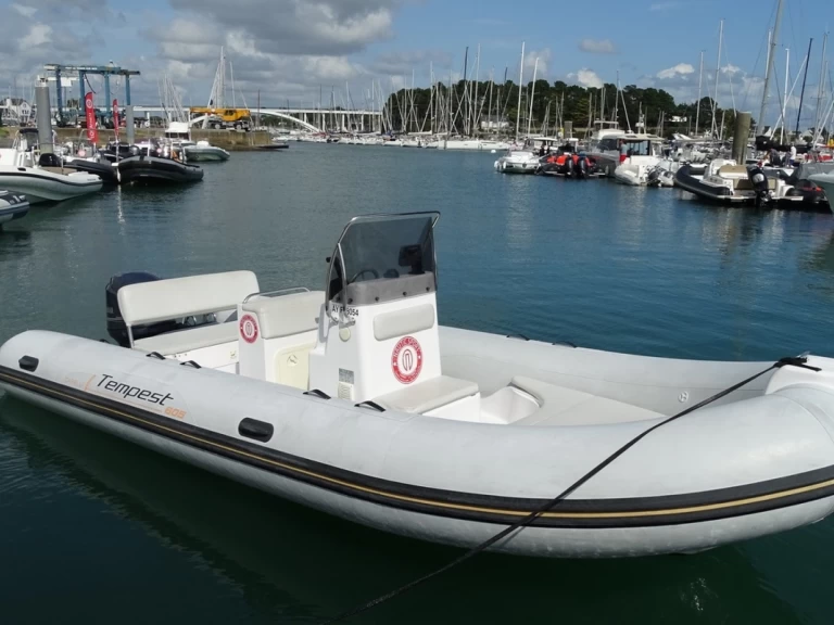 Schlauchboot mieten in La Trinité-sur-Mer - Capelli Tempest 625 Easy