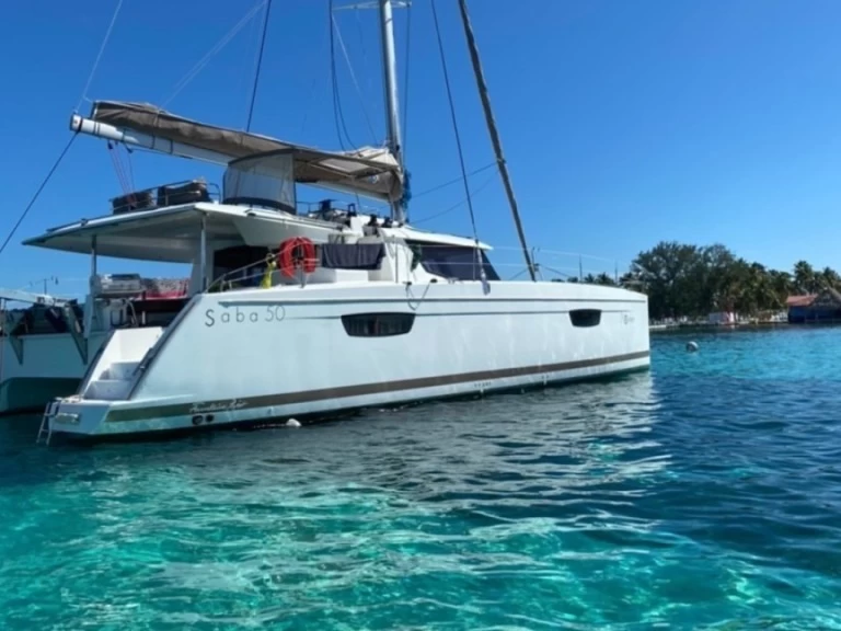 Ein Fountaine Pajot Nowhere mieten in Belize City